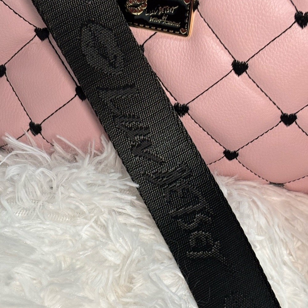 NWT Betsey Johnson Pink Quilted Black Heart Shoulder Bag Crossbody - Picture 14 of 14